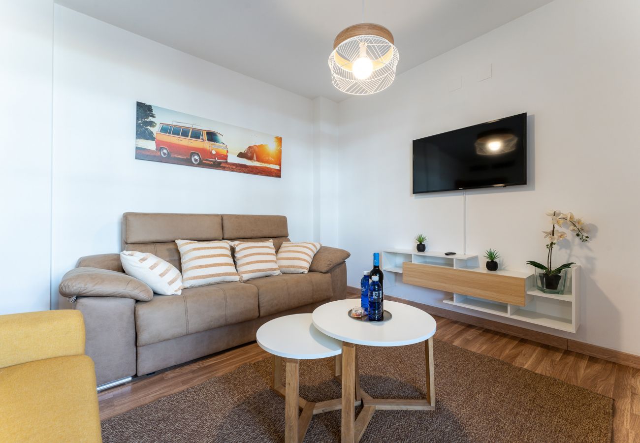 Apartment in Benalmádena - Spacious 2bed family apartment in Puerto Marina