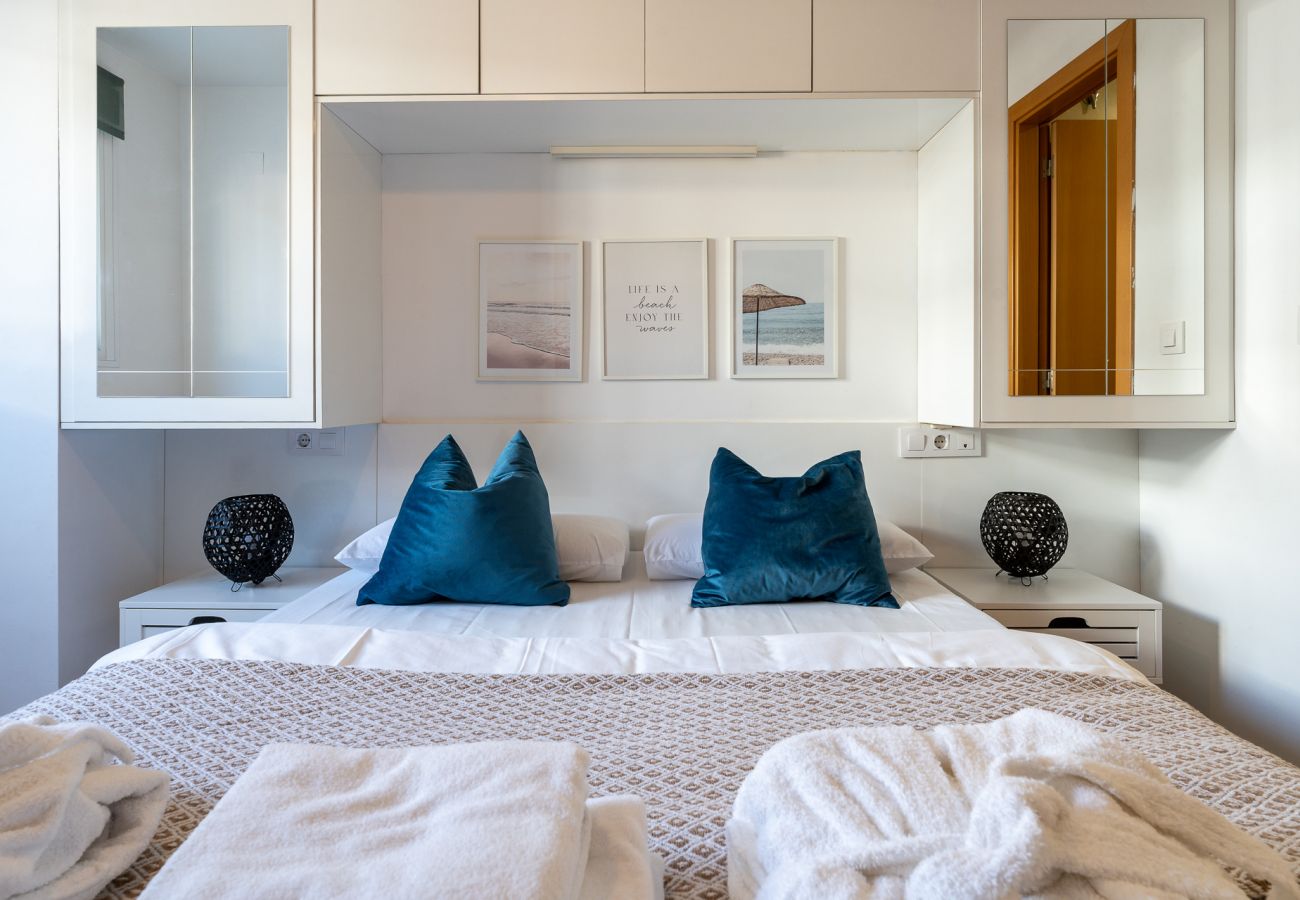 Apartment in Benalmádena - Spacious 2bed family apartment in Puerto Marina