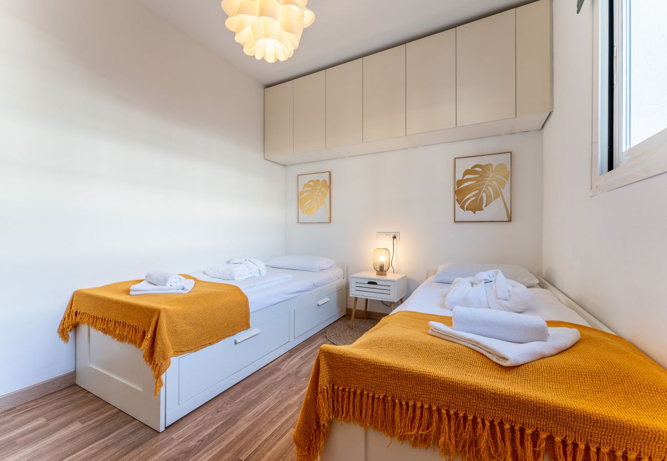 Apartment in Benalmádena - Spacious 2bed family apartment in Puerto Marina