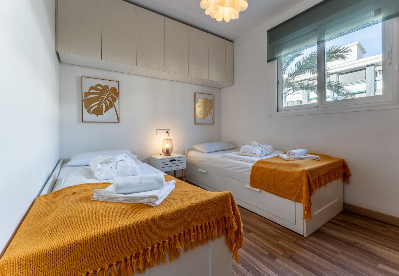 Apartment in Benalmádena - Spacious 2bed family apartment in Puerto Marina