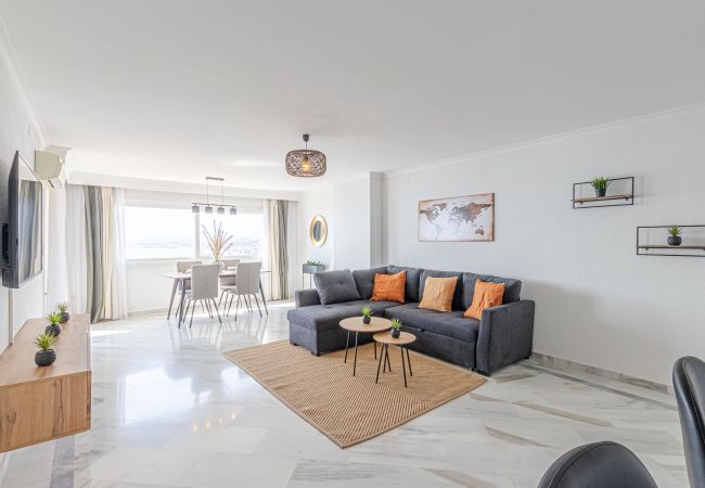 Apartment in Benalmádena - Stunning sea and mountains views close to the beach ! Apartment in Benalmádena - Stunning sea and mountains views close to the beach !