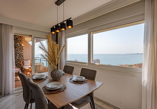 Apartment in Benalmádena - Stunning sea and mountains views close to the beach ! Apartment in Benalmádena - Stunning sea and mountains views close to the beach !