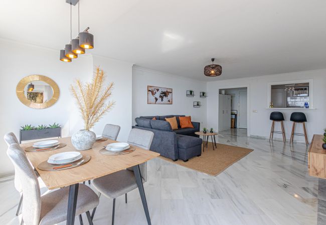 Apartment in Benalmádena - Stunning sea and mountains views close to the beach ! Apartment in Benalmádena - Stunning sea and mountains views close to the beach !