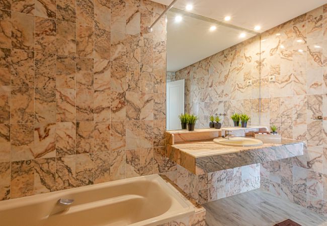 Apartment in Benalmádena - Stunning sea and mountains views close to the beach ! Apartment in Benalmádena - Stunning sea and mountains views close to the beach !