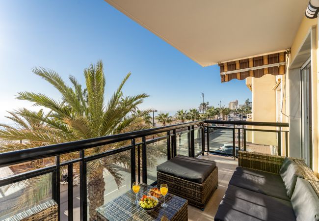 Apartment in Fuengirola - Superb Location Beachfront , 3 bed with terrace