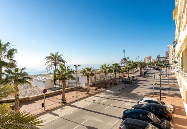 Apartment in Fuengirola - Superb Location Beachfront , 3 bed with terrace Apartment in Fuengirola - Superb Location Beachfront , 3 bed with terrace