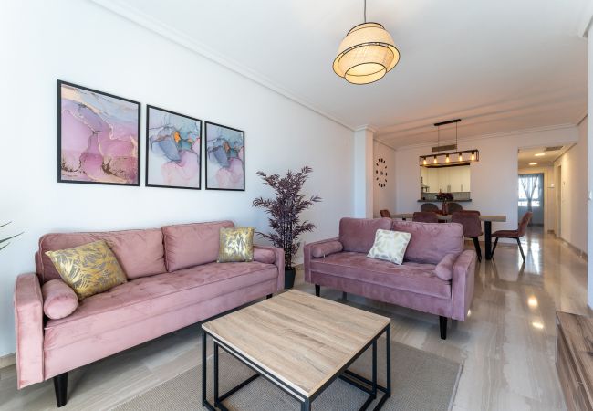 Apartment in Fuengirola - Superb Location Beachfront , 3 bed with terrace Apartment in Fuengirola - Superb Location Beachfront , 3 bed with terrace