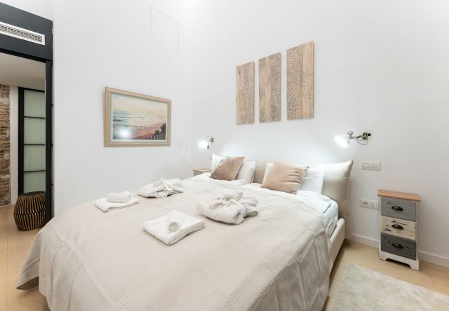 Apartment in Málaga - High ceiling gem in heart of Malaga's historic district