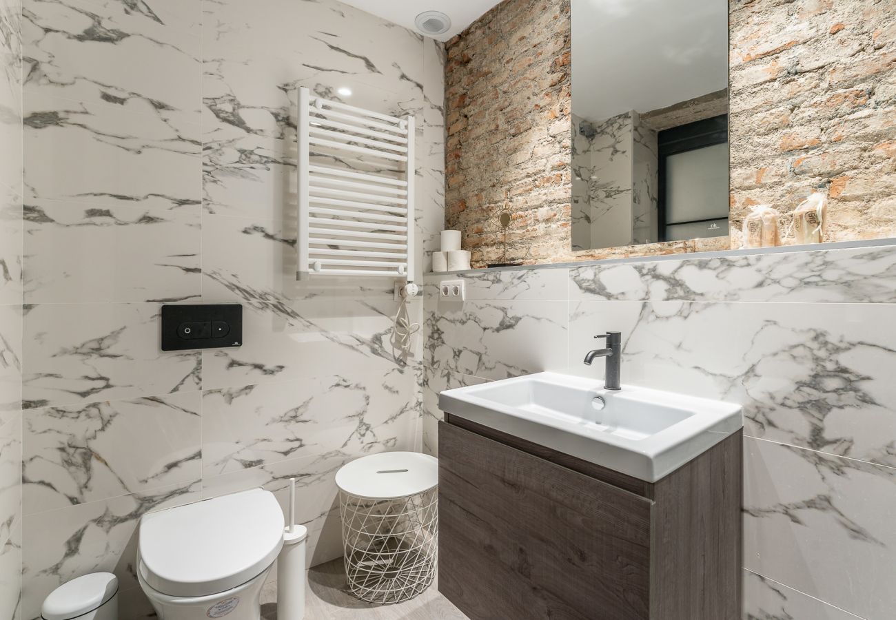 Apartment in Málaga - High ceiling gem in heart of Malaga's historic district