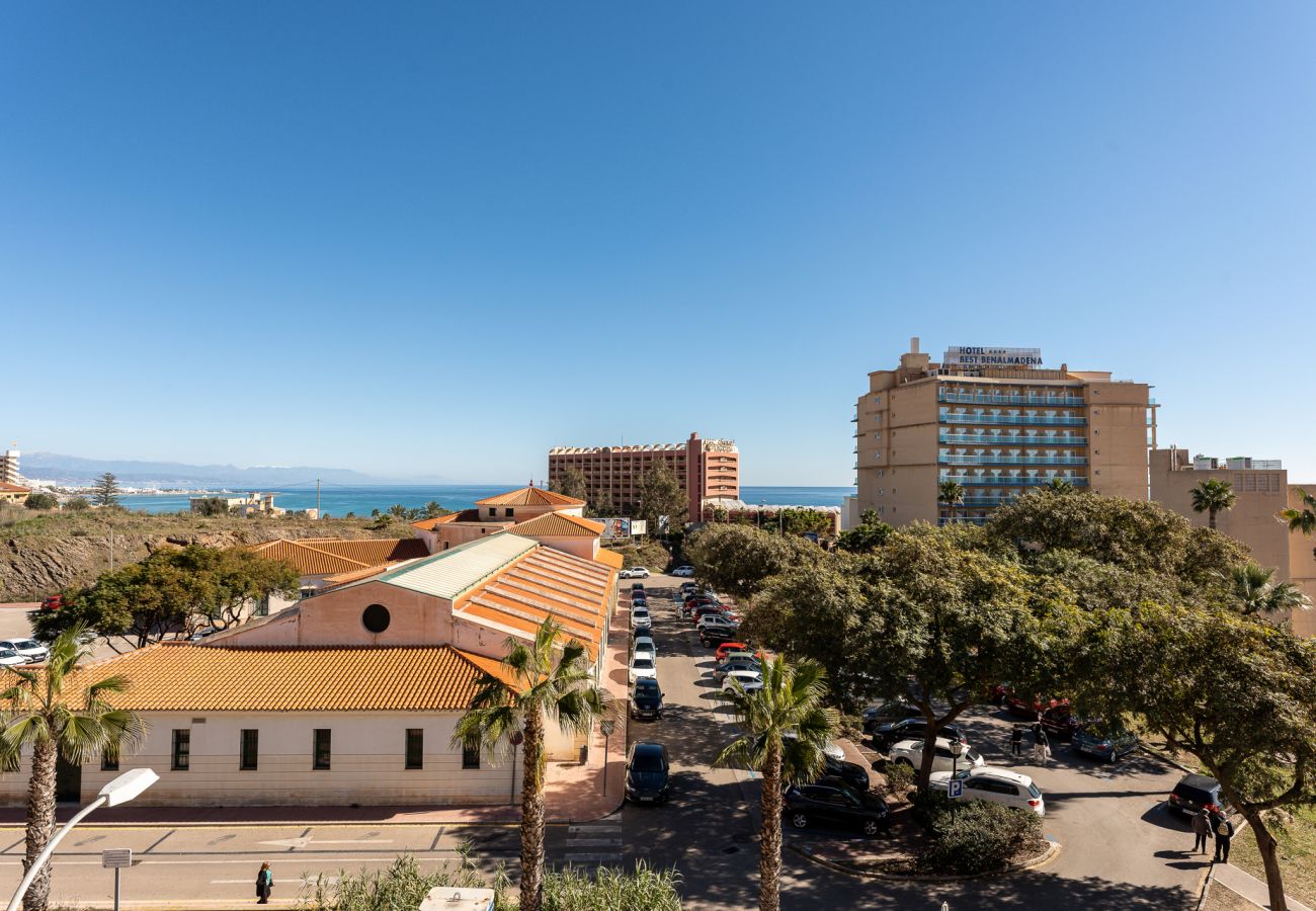 Apartment in Benalmádena - Benalmadena beachfront retreat w/ big balcony & city/sea views