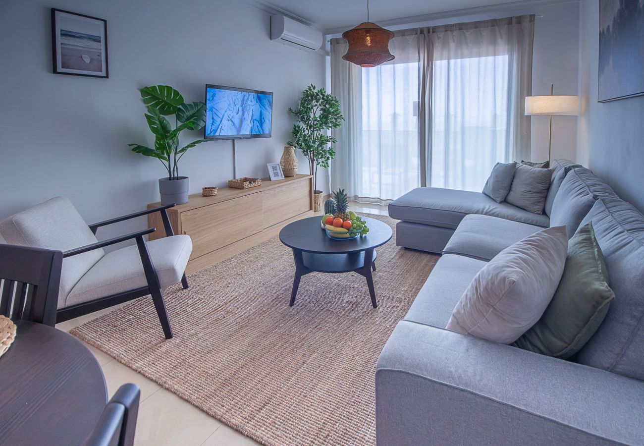 Apartment in Benalmádena - Beachside Retreat with Private Terrace and sea views REF014