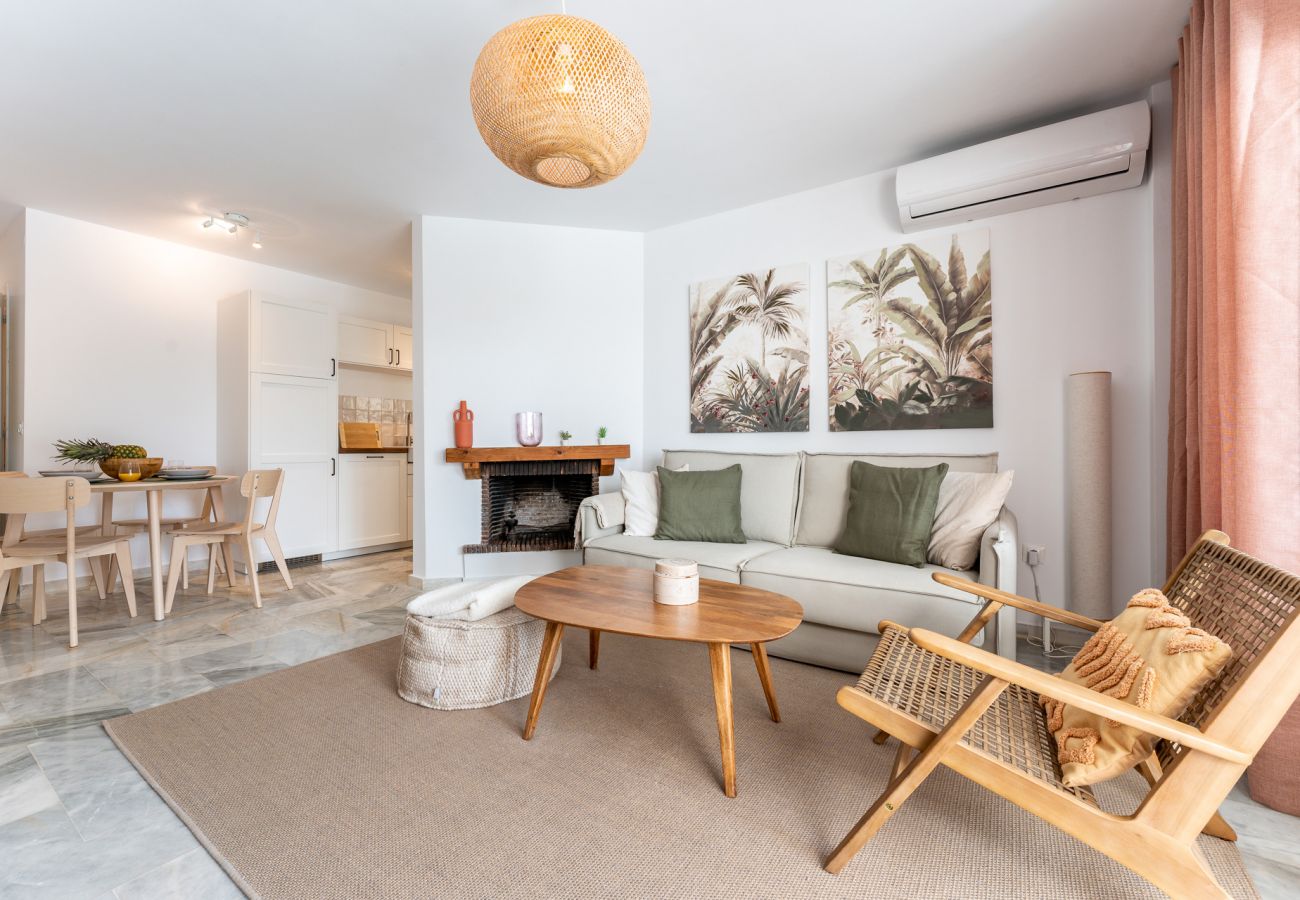 Apartment in Benalmádena - Casa Medellin Beachfront Oasis With Pool