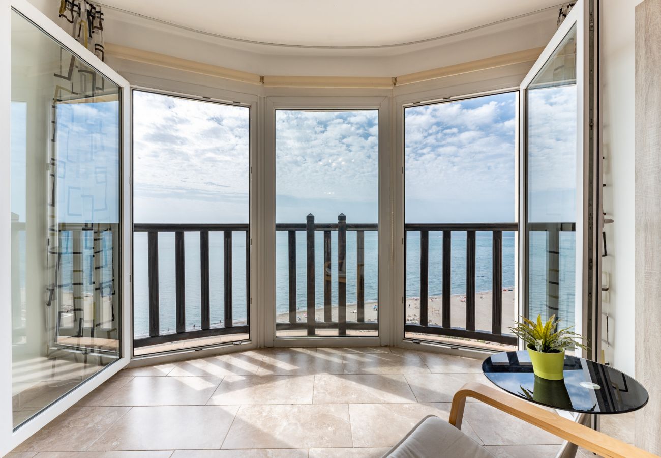 Apartment in Benalmádena - Spectacular sea views parking and pool 