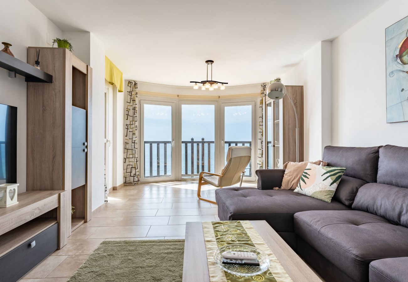 Apartment in Benalmádena - Spectacular sea views parking and pool 