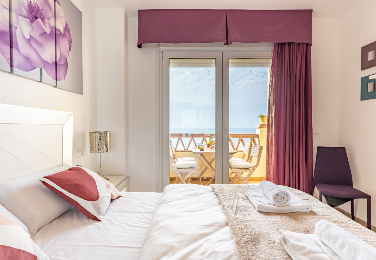 Apartment in Benalmádena - Spectacular sea views parking and pool 