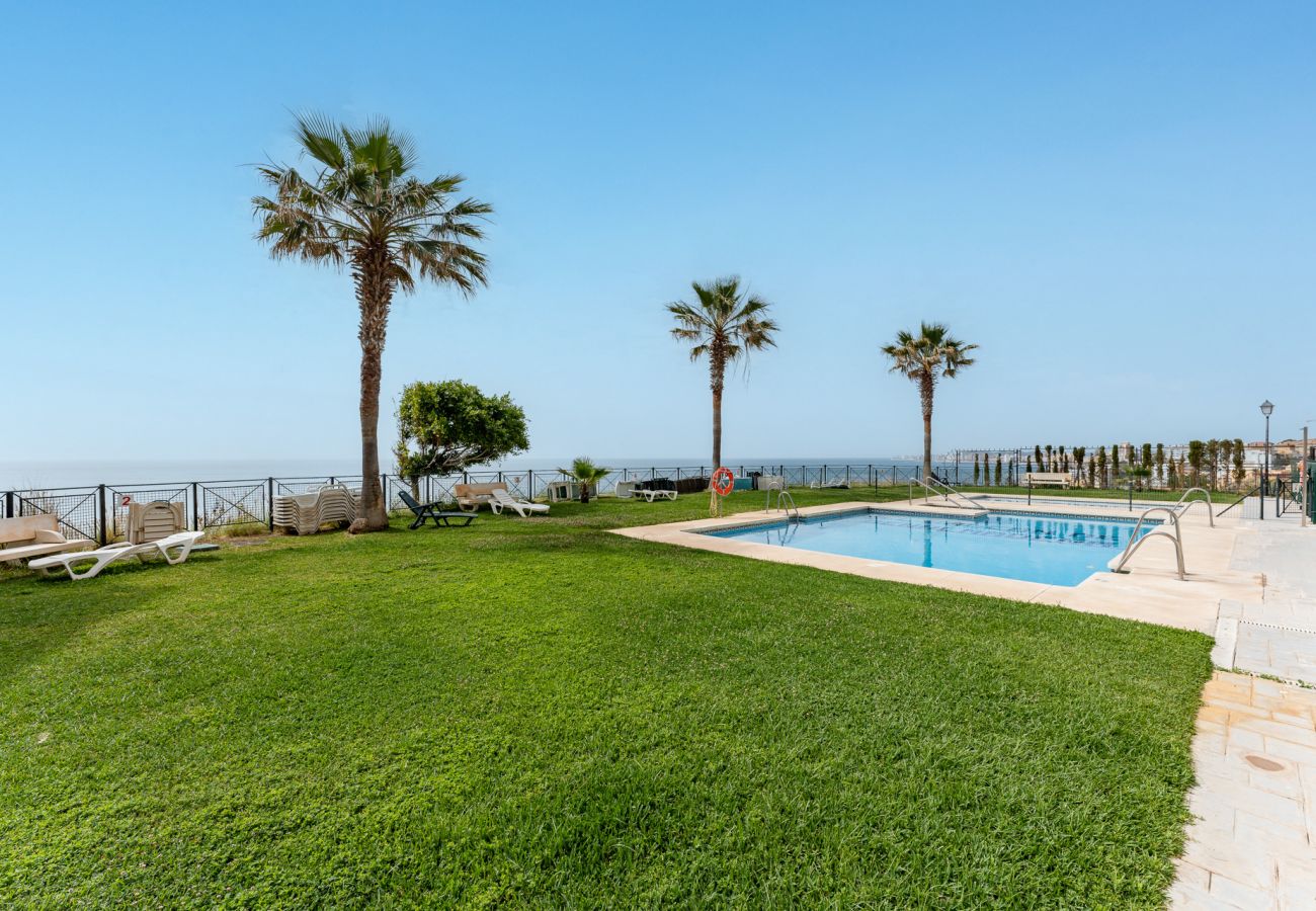 Apartment in Benalmádena - Spectacular sea views parking and pool 