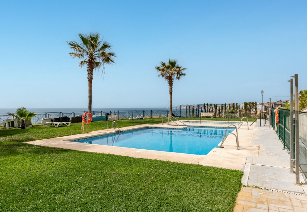 Apartment in Benalmádena - Spectacular sea views parking and pool 