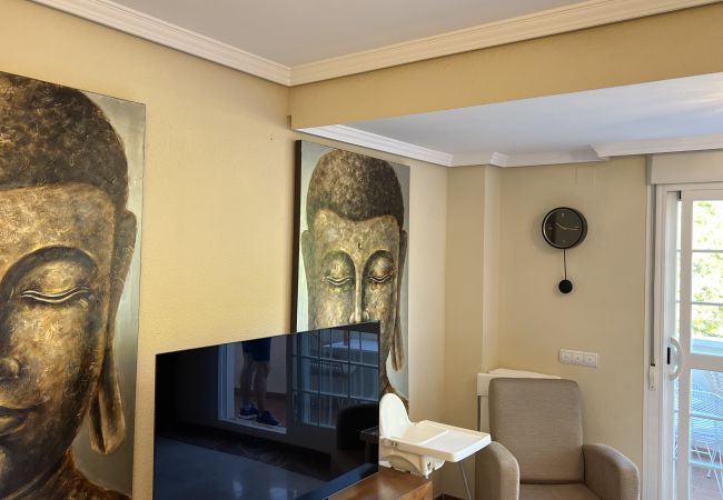 Apartment in Benalmádena - Coastal Paradise: 3BR + Pool + Sea Views! Apartment in Benalmádena - Coastal Paradise: 3BR + Pool + Sea Views!