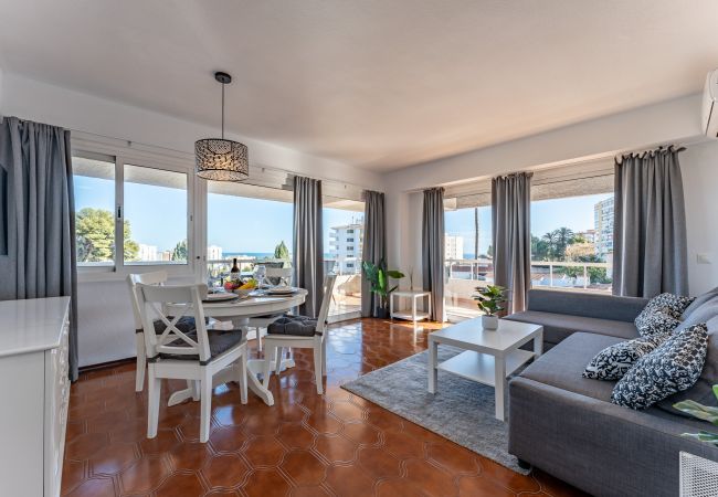 Apartment in Benalmádena - Sunny 2BR: Pool, with Terrace, and SeaView