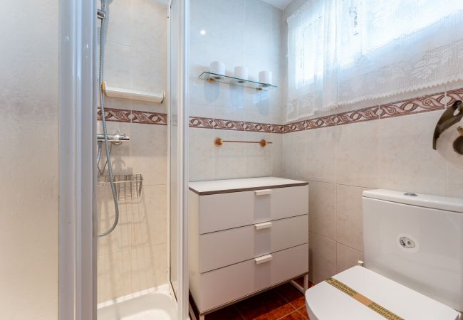 Apartment in Benalmádena - Sunny 2BR: Pool, with Terrace, and SeaView Apartment in Benalmádena - Sunny 2BR: Pool, with Terrace, and SeaView