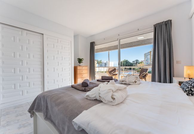 Apartment in Benalmádena - Sunny 2BR: Pool, with Terrace, and SeaView Apartment in Benalmádena - Sunny 2BR: Pool, with Terrace, and SeaView