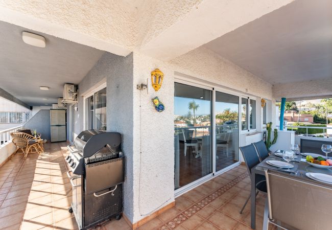 Apartment in Benalmádena - Sunny 2BR: Pool, with Terrace, and SeaView Apartment in Benalmádena - Sunny 2BR: Pool, with Terrace, and SeaView