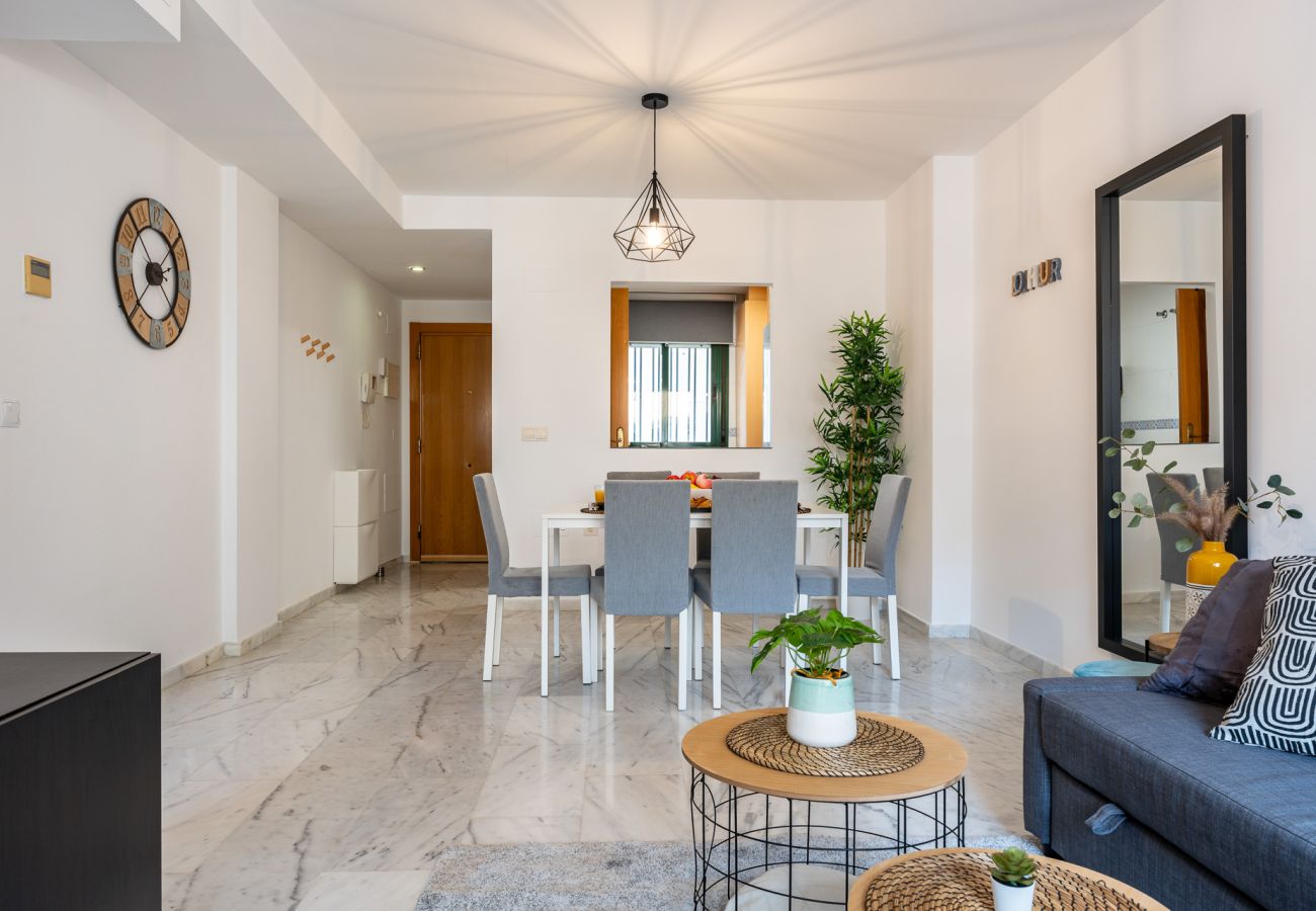 Apartment in Benalmádena - Coastal Comfort 2BR, Pool, Terrace, parking