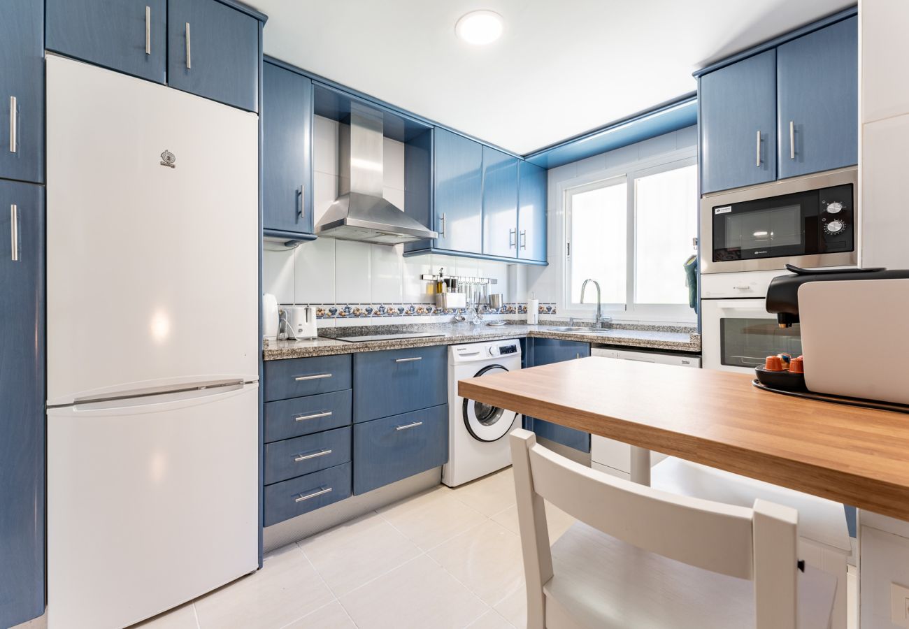 Townhouse in Benalmádena - Stylish Seaview Townhouse: 3BR, Pool, 4 Terraces,