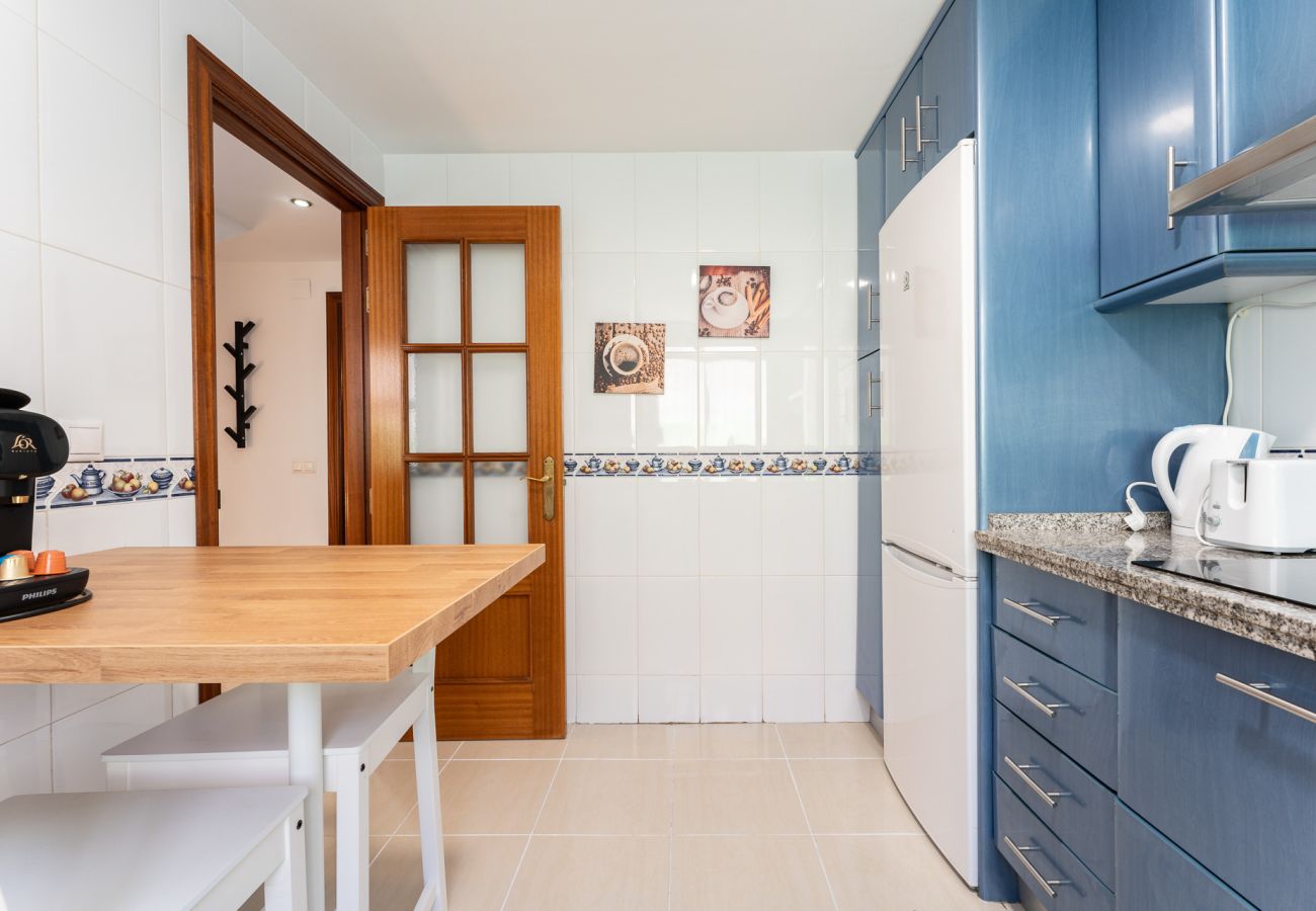 Townhouse in Benalmádena - Stylish Seaview Townhouse: 3BR, Pool, 4 Terraces,