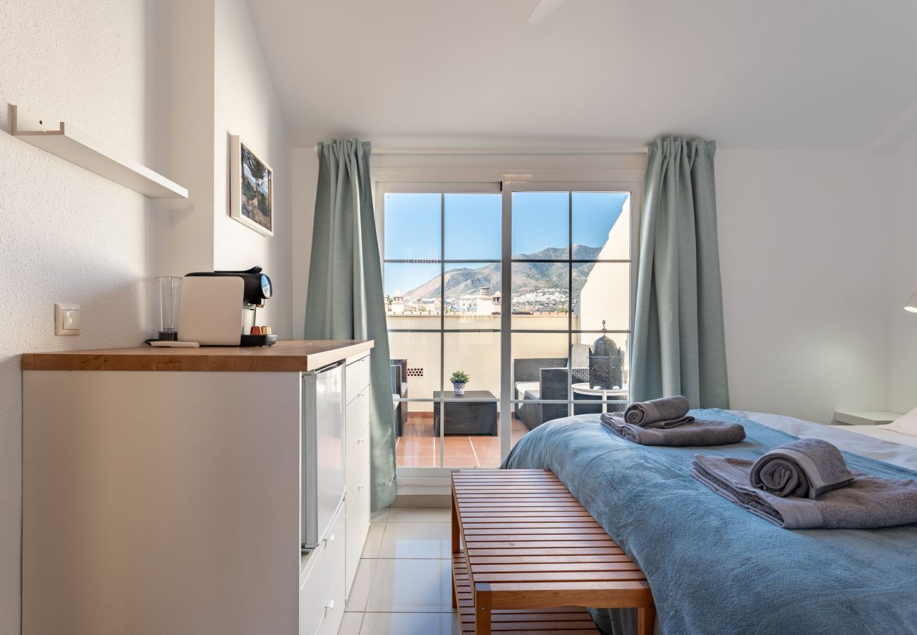 Townhouse in Benalmádena - Stylish Seaview Townhouse: 3BR, Pool, 4 Terraces,