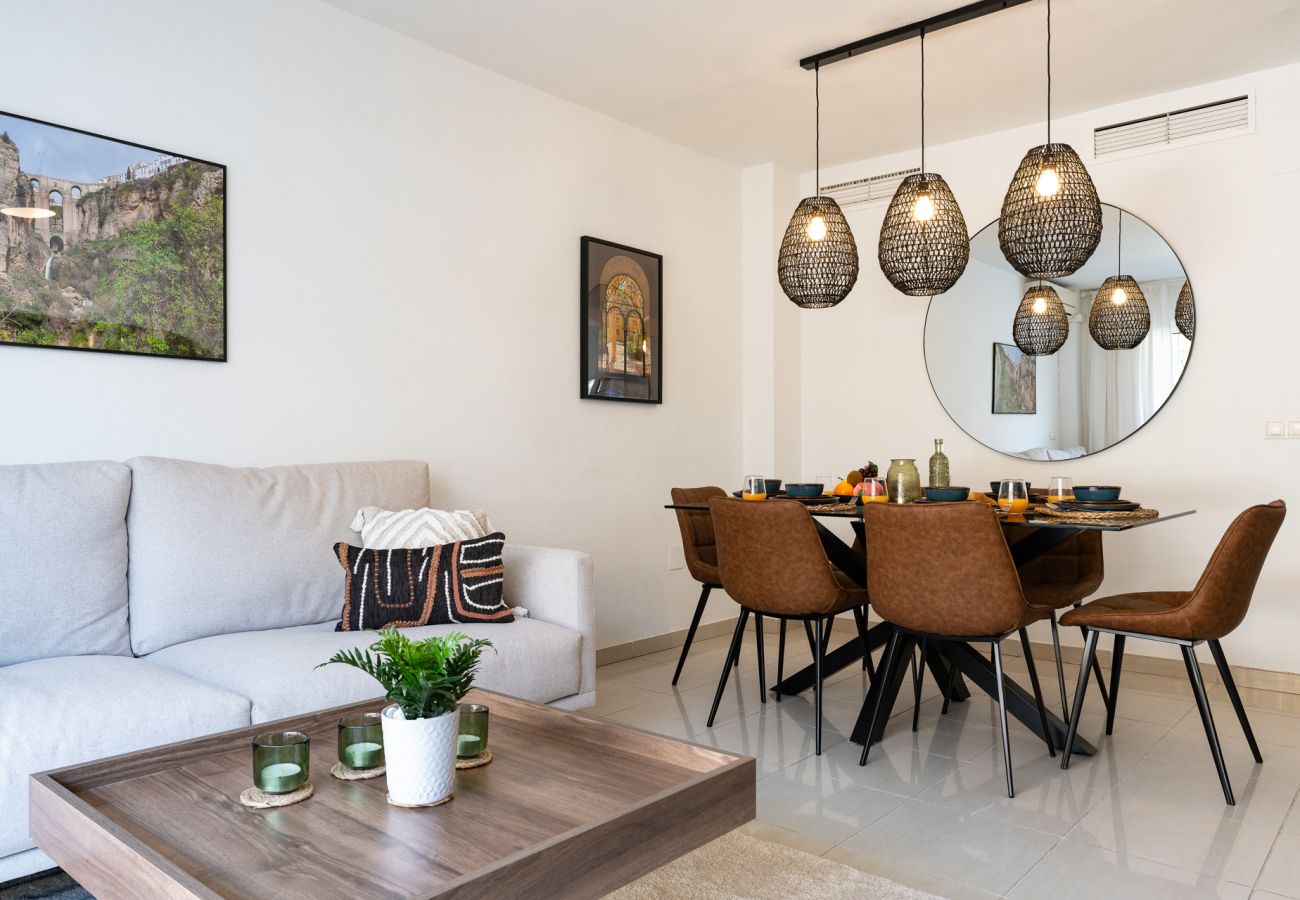 Townhouse in Benalmádena - Stylish Seaview Townhouse: 3BR, Pool, 4 Terraces,