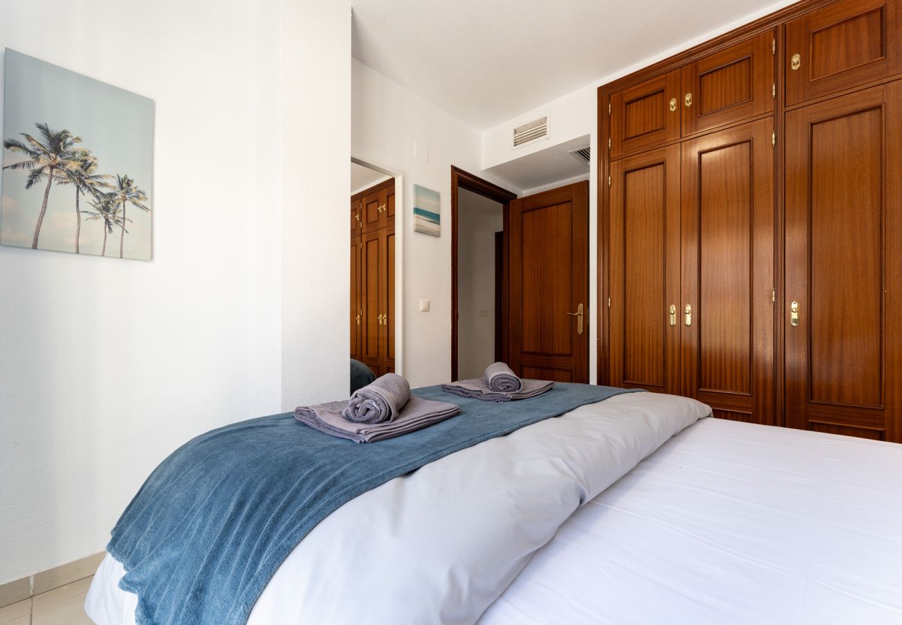 Townhouse in Benalmádena - Stylish Seaview Townhouse: 3BR, Pool, 4 Terraces,