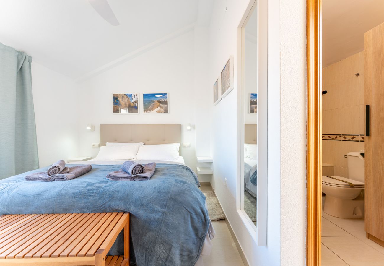 Townhouse in Benalmádena - Stylish Seaview Townhouse: 3BR, Pool, 4 Terraces,