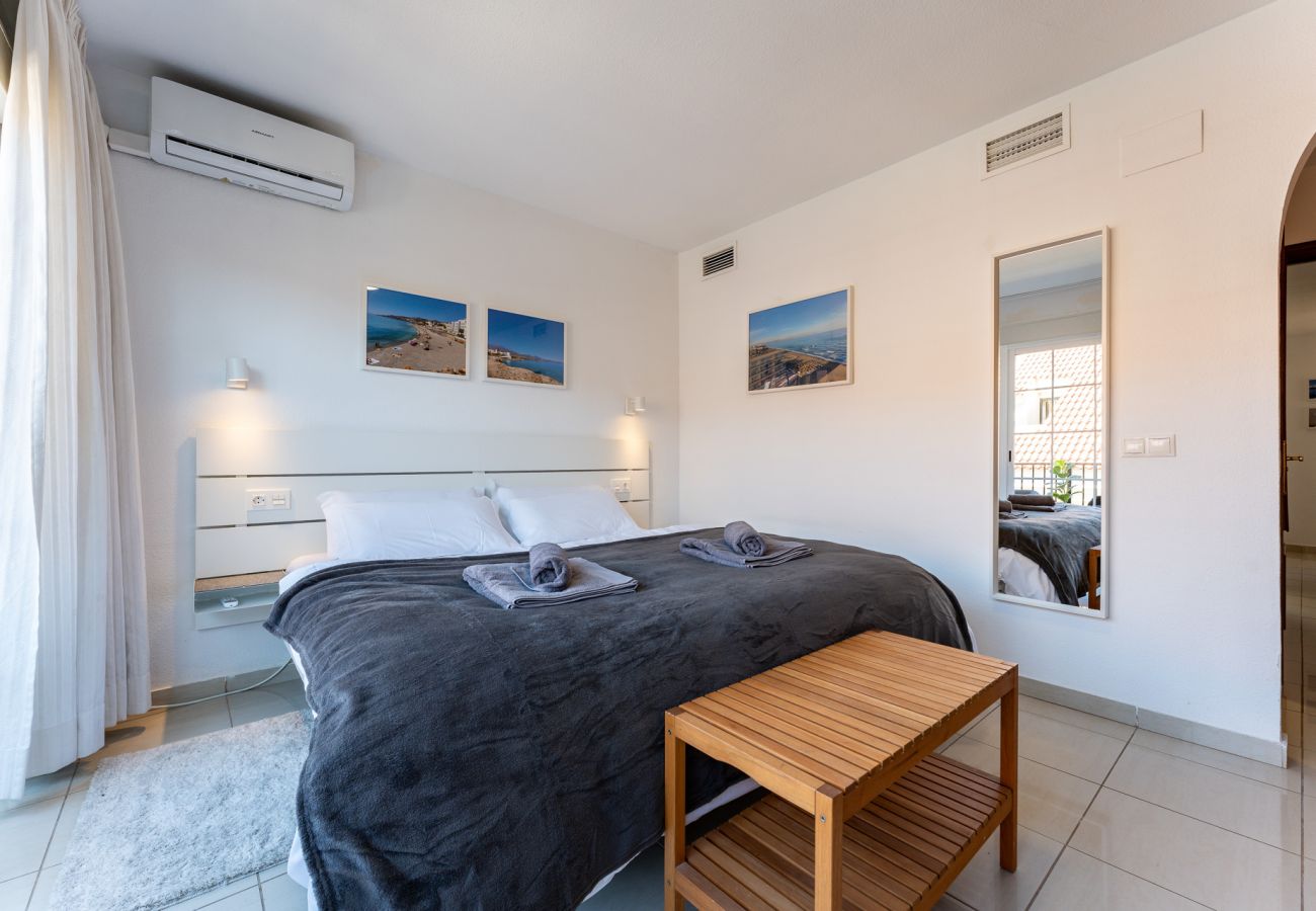 Townhouse in Benalmádena - Stylish Seaview Townhouse: 3BR, Pool, 4 Terraces,
