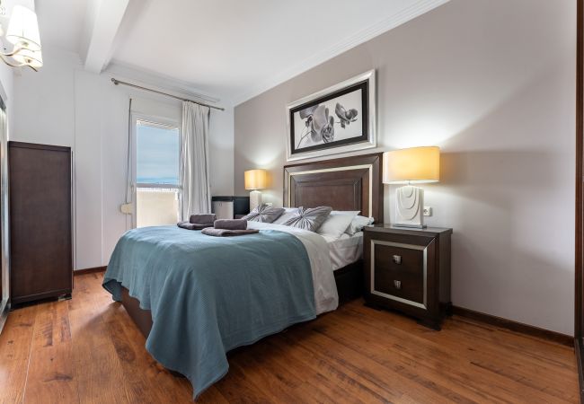 Apartment in Benalmádena - Benalbeach Bliss: Seafront Retreat with Balcony Apartment in Benalmádena - Benalbeach Bliss: Seafront Retreat with Balcony