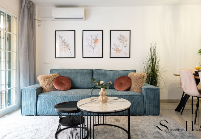 Terraced House in Benalmádena - 3Bd townhouse Jacuzzi , Sea view , pool , private garage  Terraced House in Benalmádena - 3Bd townhouse Jacuzzi , Sea view , pool , private garage