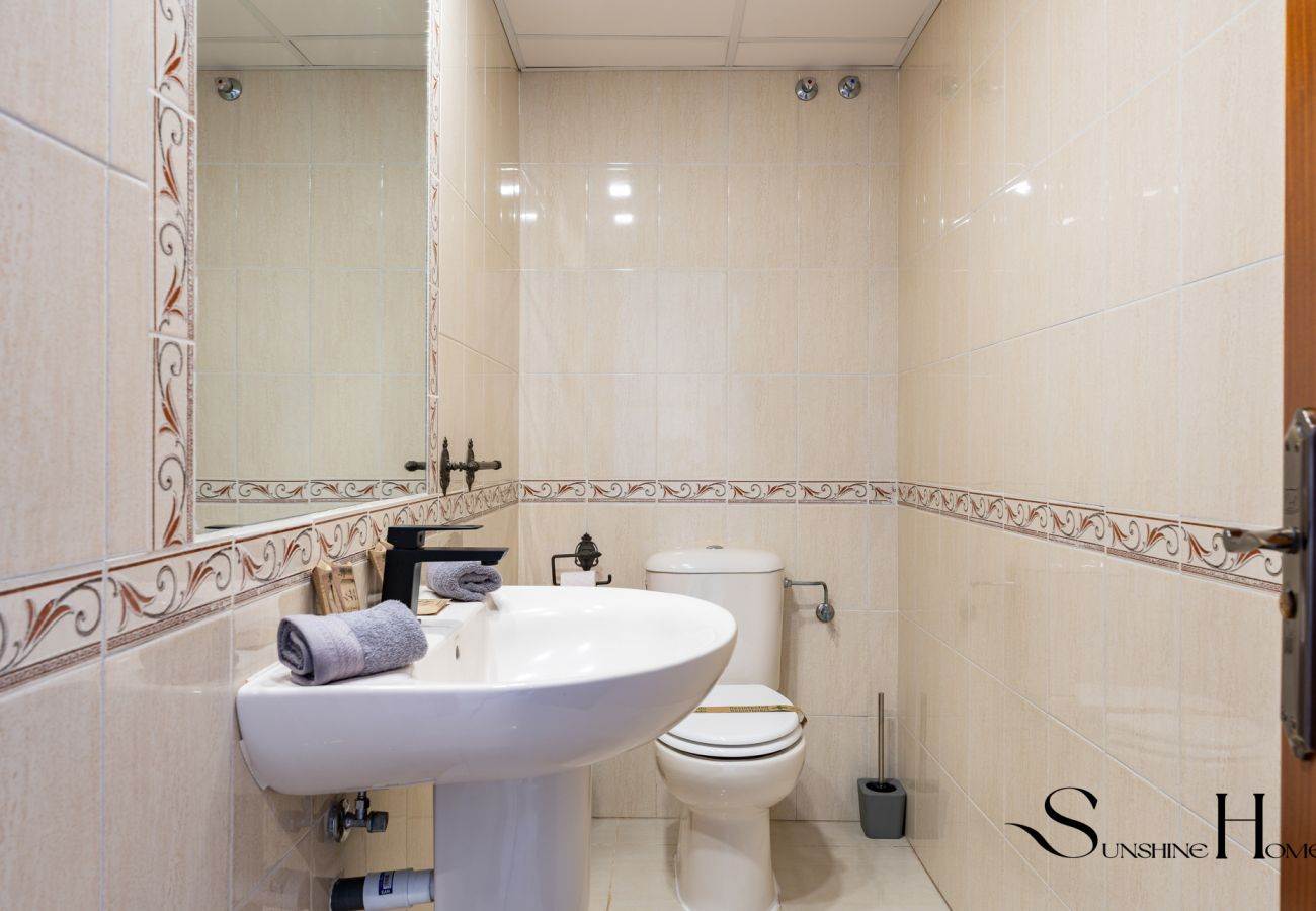 Townhouse in Benalmádena - 3Bd townhouse Jacuzzi , Sea view , pool , private garage 
