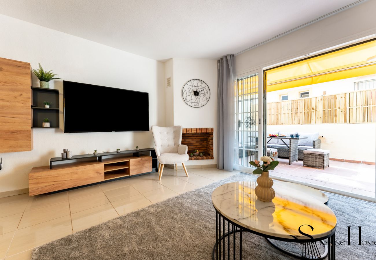 Townhouse in Benalmádena - 3Bd townhouse Jacuzzi , Sea view , pool , private garage 