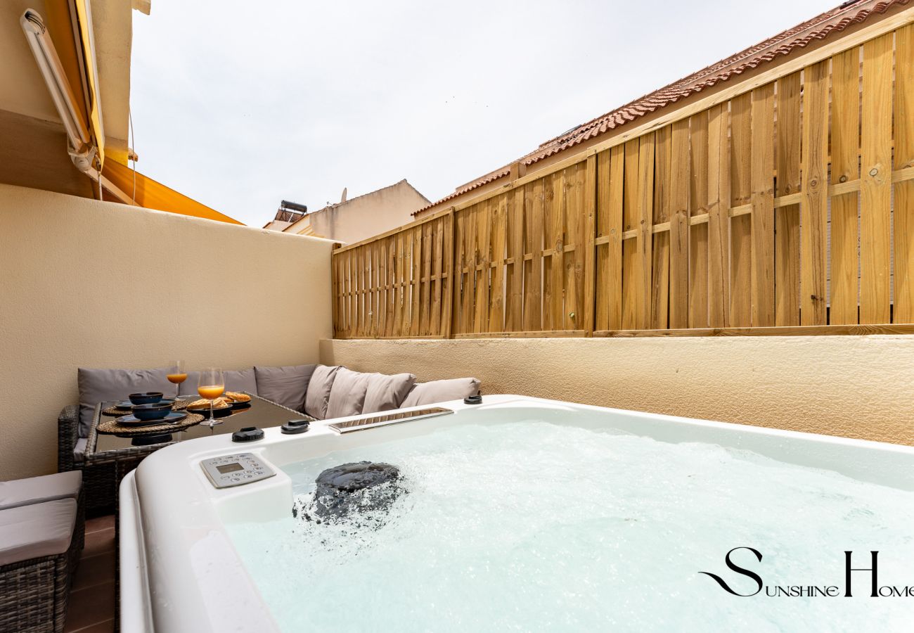 Townhouse in Benalmádena - 3Bd townhouse Jacuzzi , Sea view , pool , private garage 