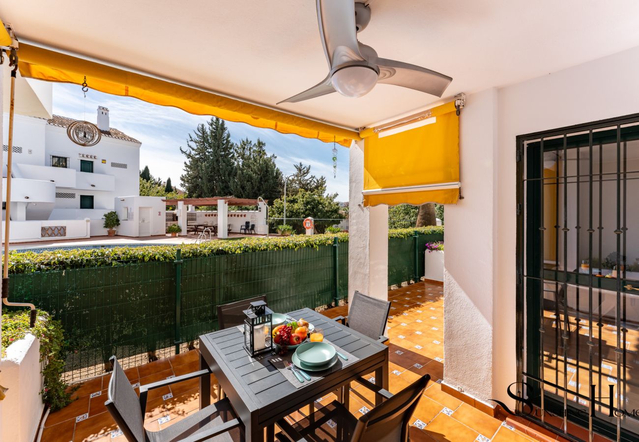 Apartment in Benalmádena - Poolside  2 bedroom apartment sunny retreat 