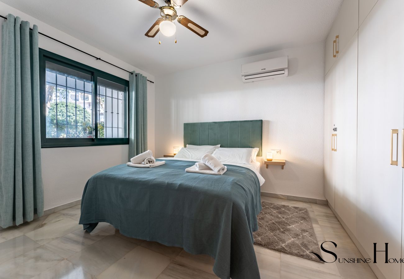 Apartment in Benalmádena - Poolside  2 bedroom apartment sunny retreat 