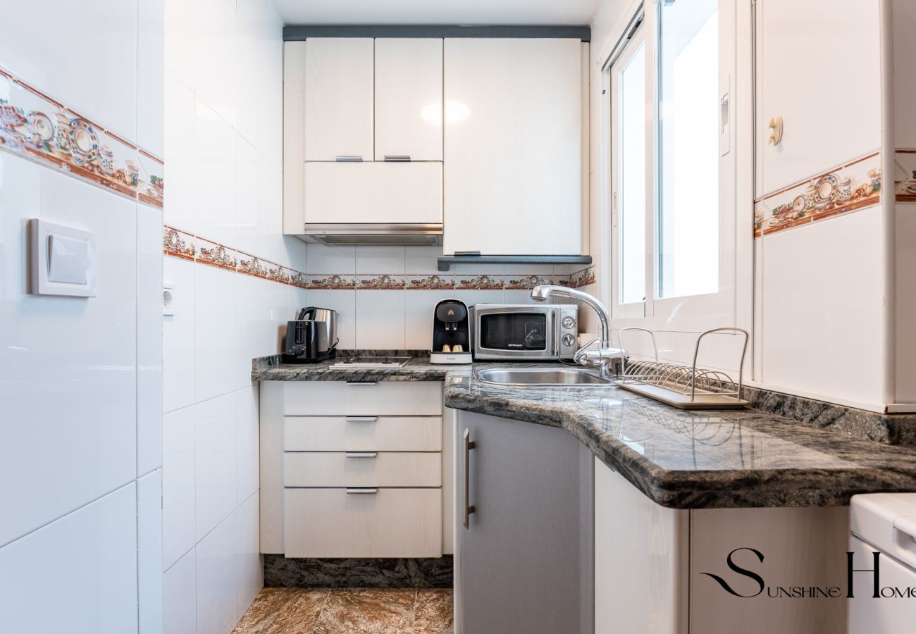 Apartment in Fuengirola - Central Seaside Lux:1min away to beach & Terrace