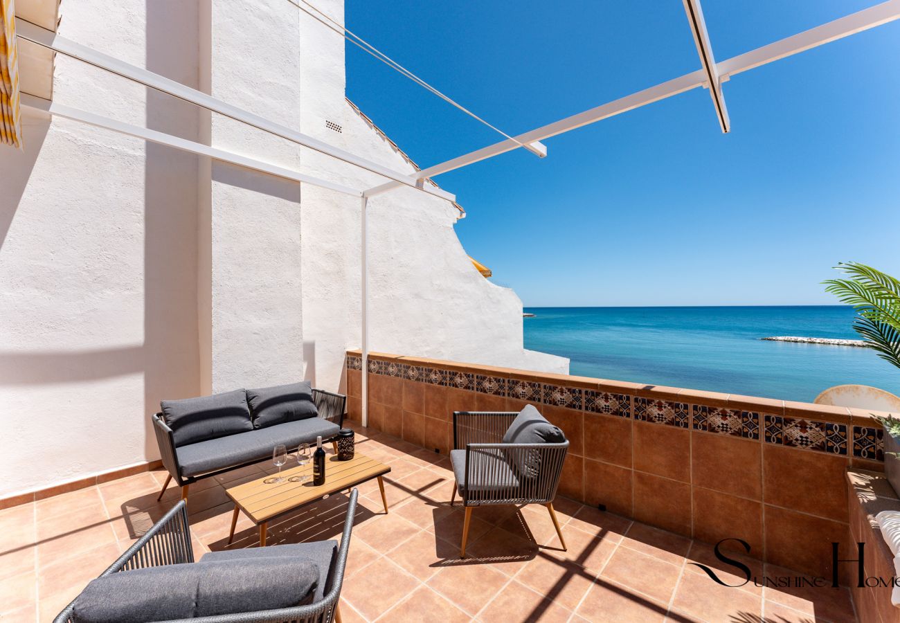 Apartment in Benalmádena - 2bed beach apartment , first line lux with parking