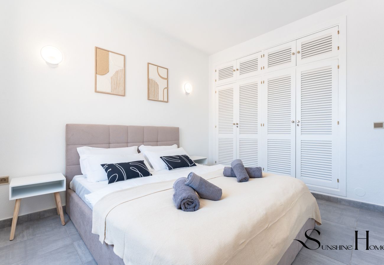 Apartment in Benalmádena - 2bed beach apartment , first line lux with parking