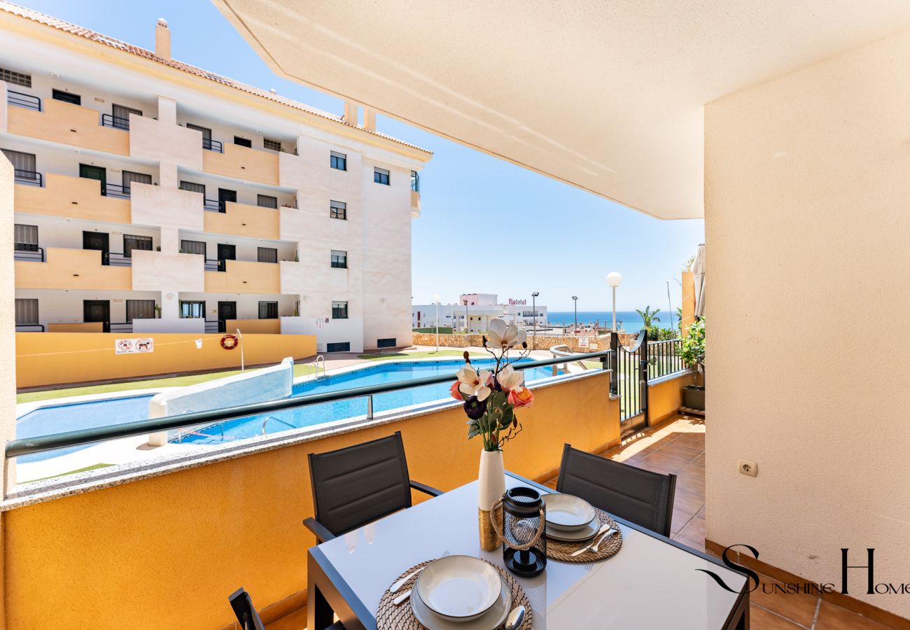 Apartment in Benalmádena - Elegant 2 Bed 2 Bath Apartment , Pool, Views, Parking