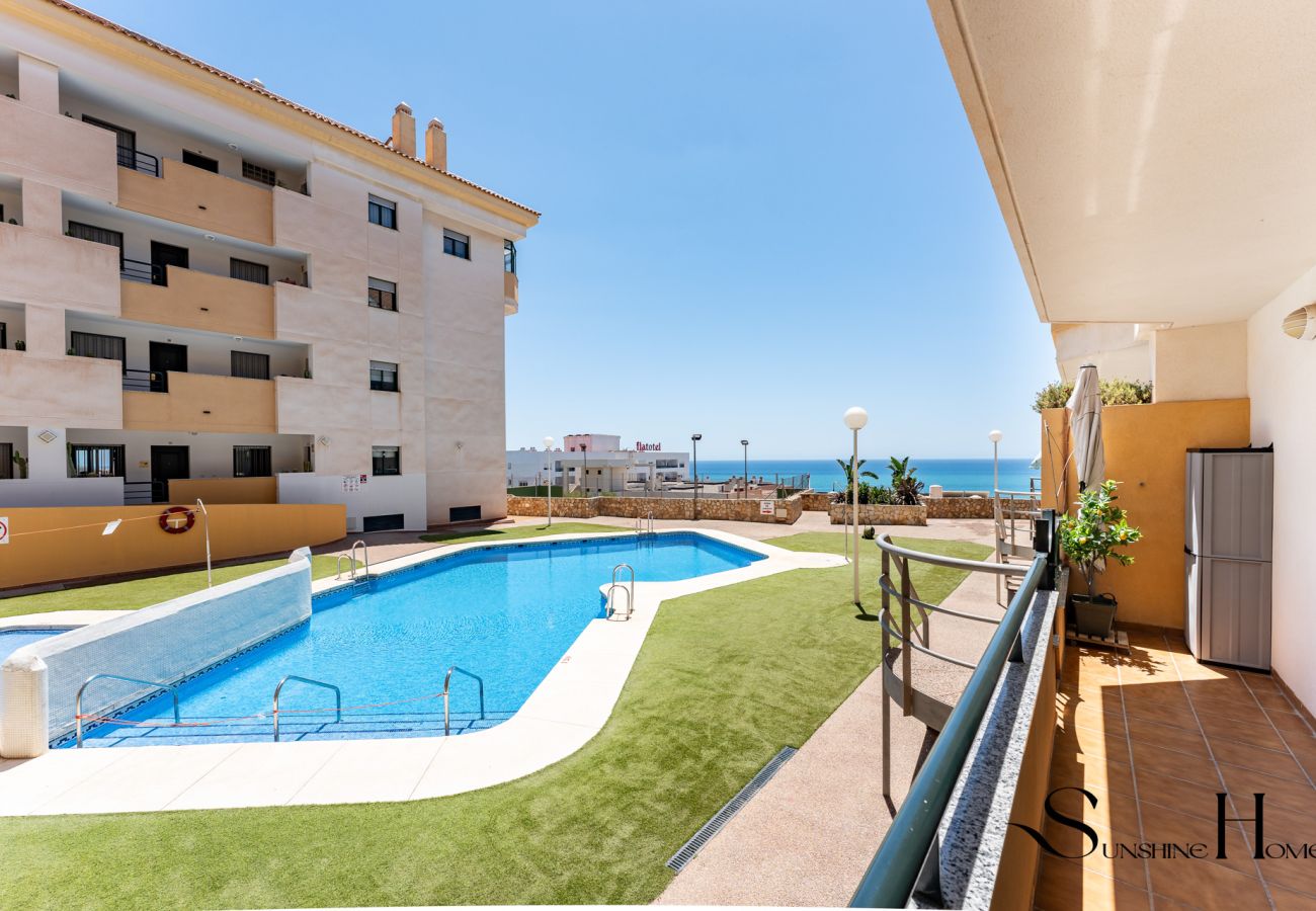 Apartment in Benalmádena - Elegant 2 Bed 2 Bath Apartment , Pool, Views, Parking