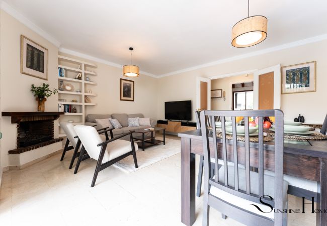 Apartment in Fuengirola - Perfect Location 3 Bedrooms 2 bath, Parking, Pool Apartment in Fuengirola - Perfect Location 3 Bedrooms 2 bath, Parking, Pool