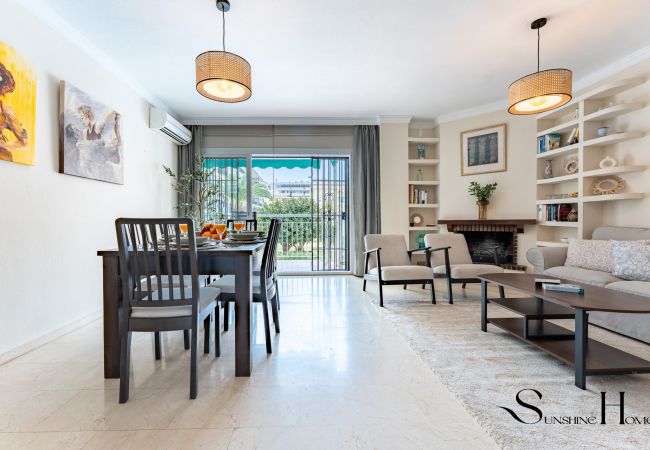 Apartment in Fuengirola - Perfect Location 3 Bedrooms 2 bath, Parking, Pool Apartment in Fuengirola - Perfect Location 3 Bedrooms 2 bath, Parking, Pool