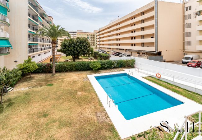 Apartment in Fuengirola - Perfect Location 3 Bedrooms 2 bath, Parking, Pool Apartment in Fuengirola - Perfect Location 3 Bedrooms 2 bath, Parking, Pool