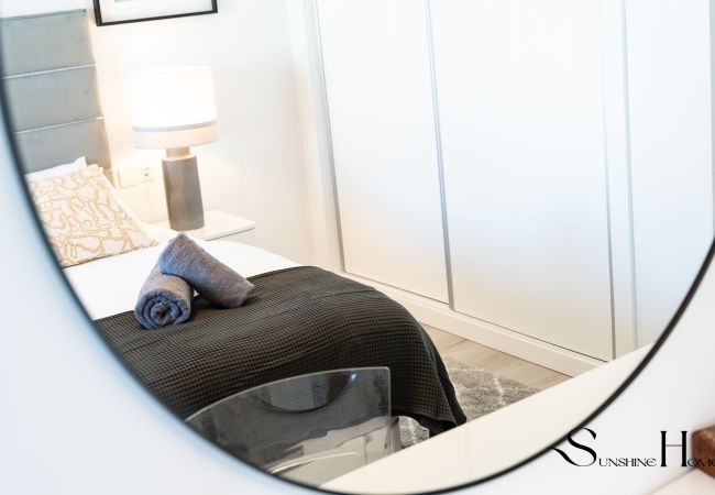 Apartment in Benalmádena - Fancy 2BR Retreat: Pool, Parking, Wonderful Views Apartment in Benalmádena - Fancy 2BR Retreat: Pool, Parking, Wonderful Views